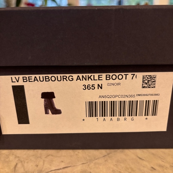 Louis Vuitton Beaubourg ankle boot with zipper and fur - Picture 6 of 7